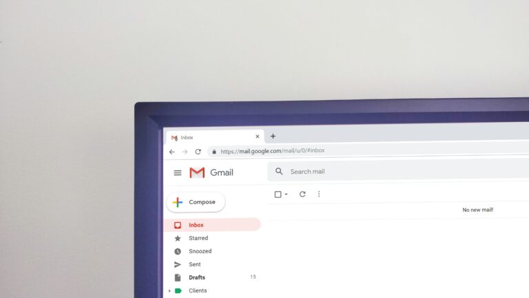 rechazo editorial correos sin respuesta en su portátil / laptop / computador